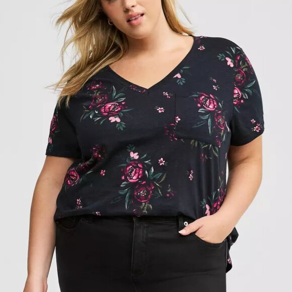 ❤️NWT VINTAGE TORRID TEE - FLORAL PRINT POCKET TEE - SOFT COTTON - PLUS SIZE - Picture 3 of 14
